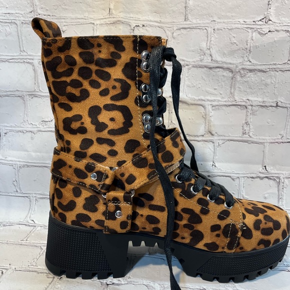 WILD DIVA Platform Combat Boots Faux Suede Animal Print-8 - Picture 6 of 8